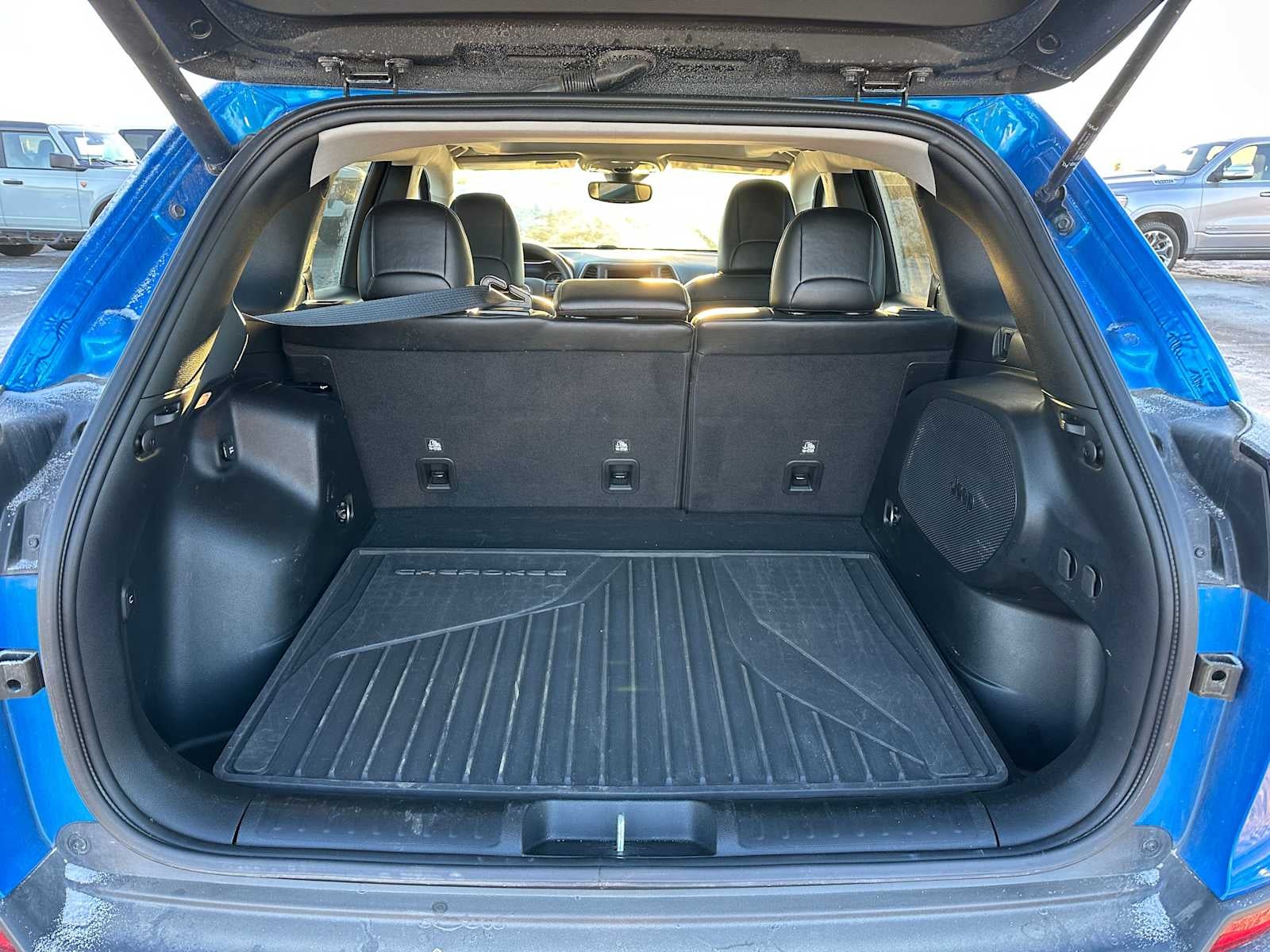 2023 Jeep Cherokee Altitude Lux