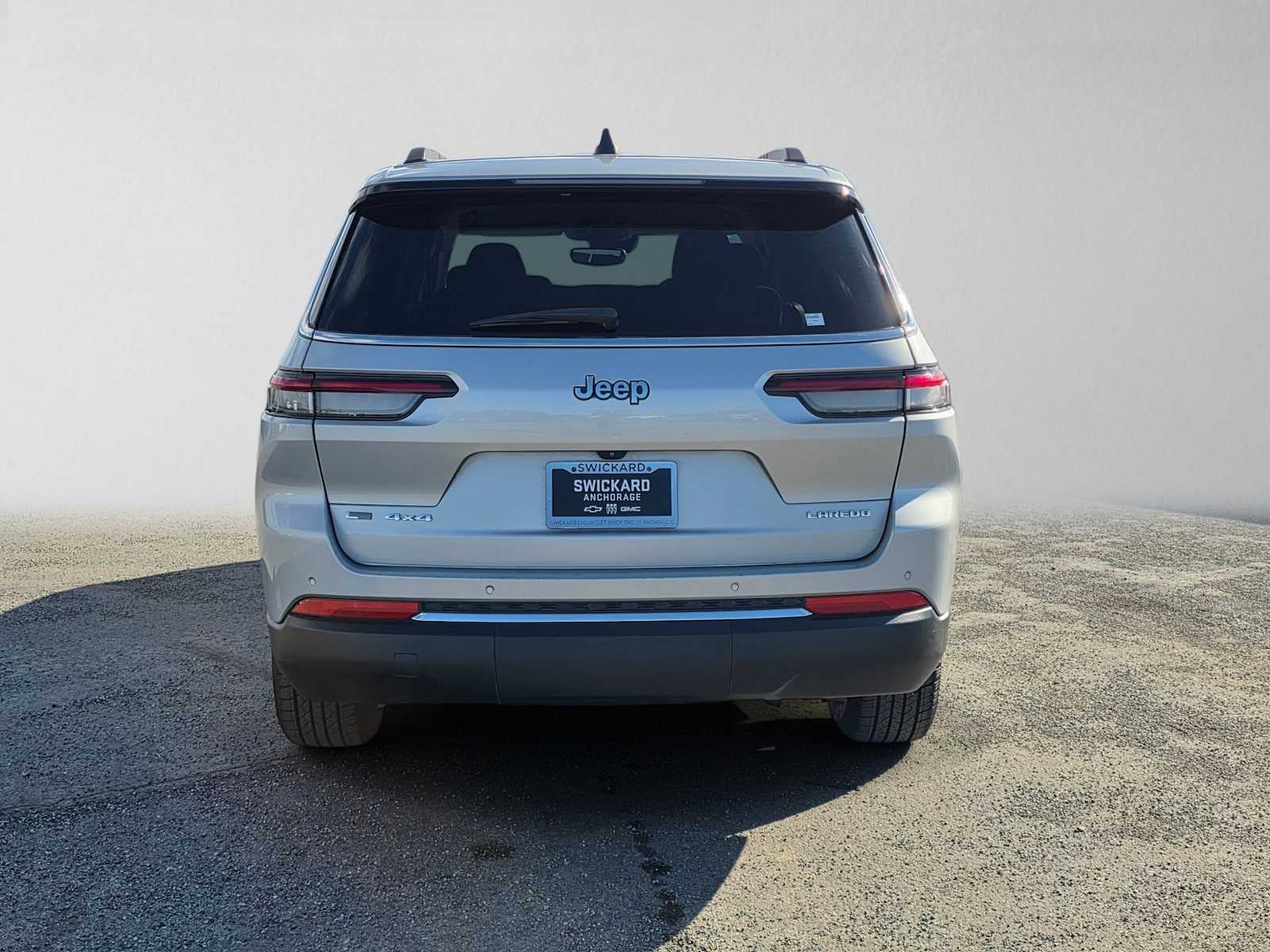 2022 Jeep Grand Cherokee L Laredo 4x4