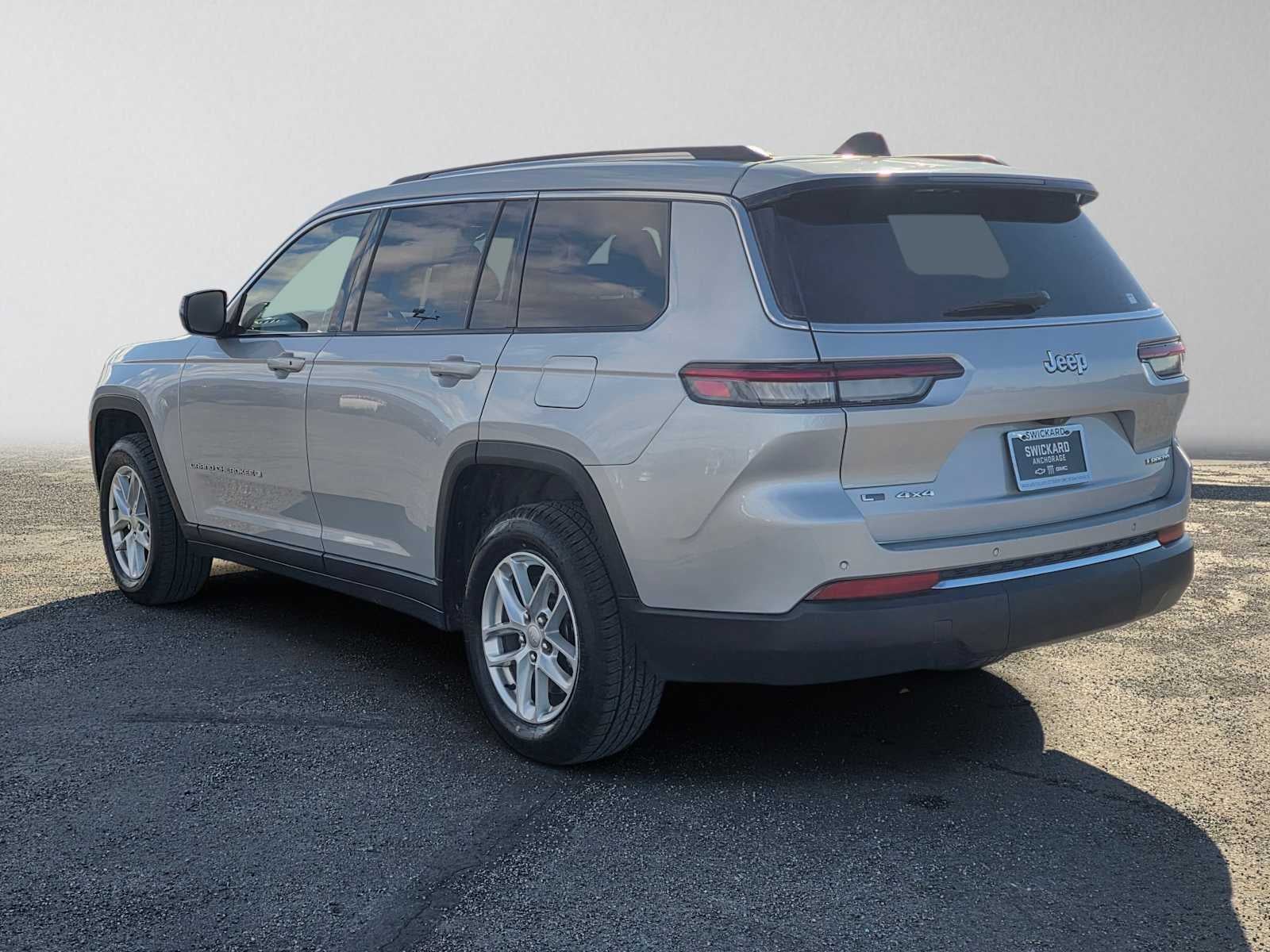 2022 Jeep Grand Cherokee L Laredo 4x4