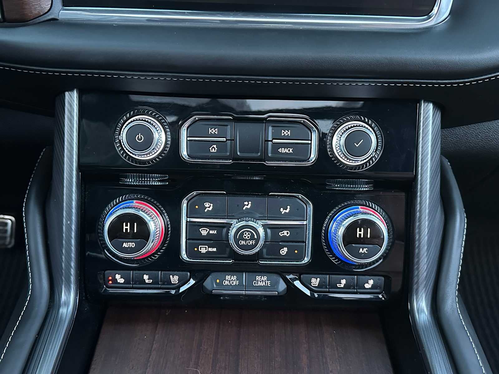 2024 GMC Yukon XL Denali Ultimate