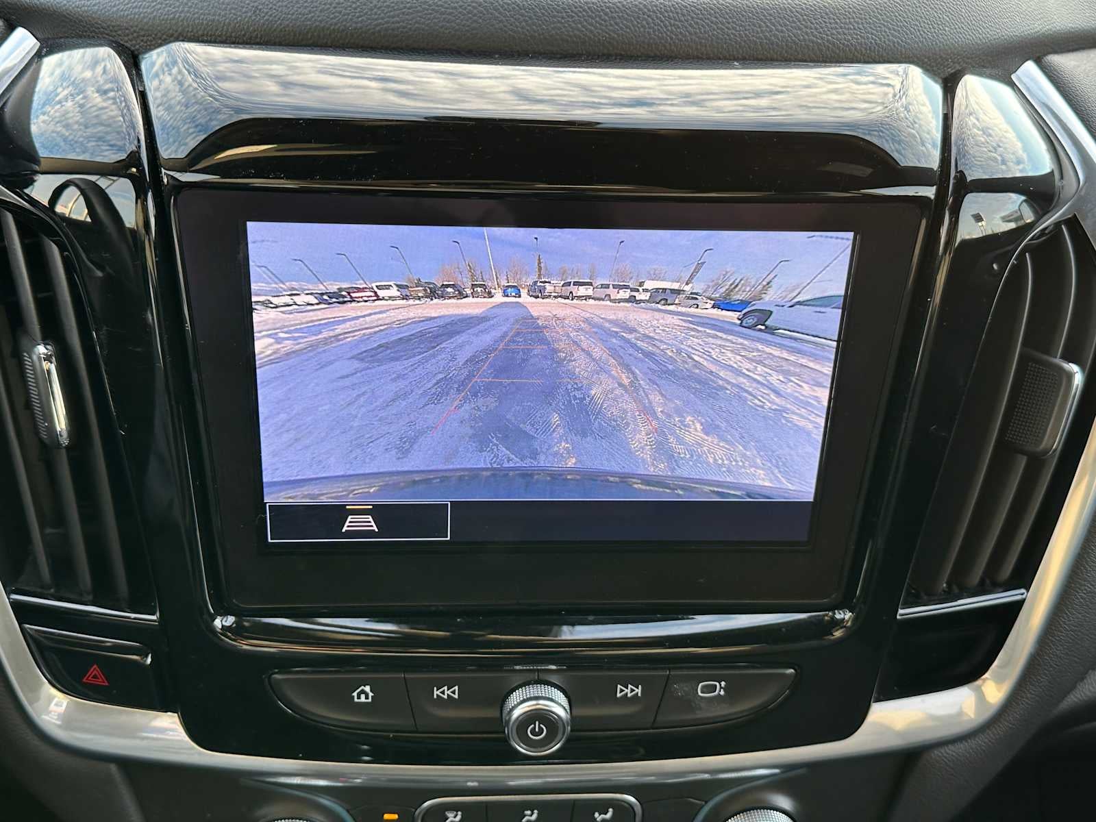 2022 Chevrolet Traverse LT Cloth