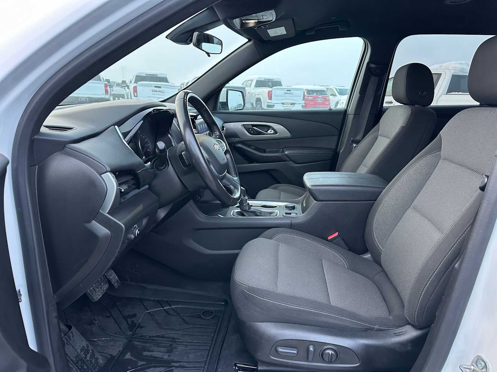 2022 Chevrolet Traverse LT Cloth