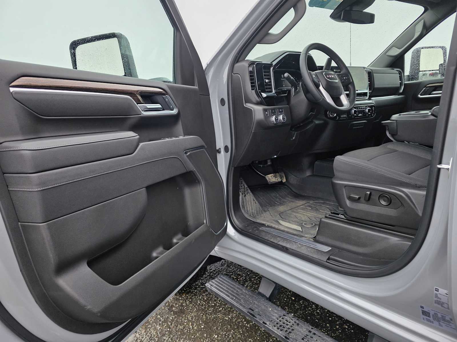 2025 GMC Sierra 2500 HD SLE