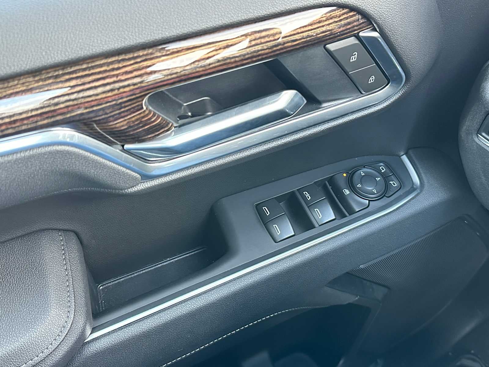 2025 GMC Sierra 1500 SLE