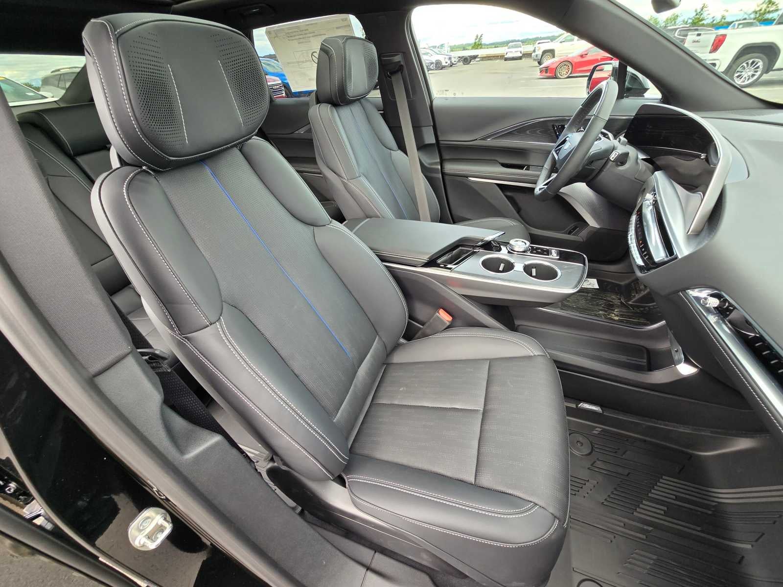 2024 Cadillac LYRIQ Sport 2