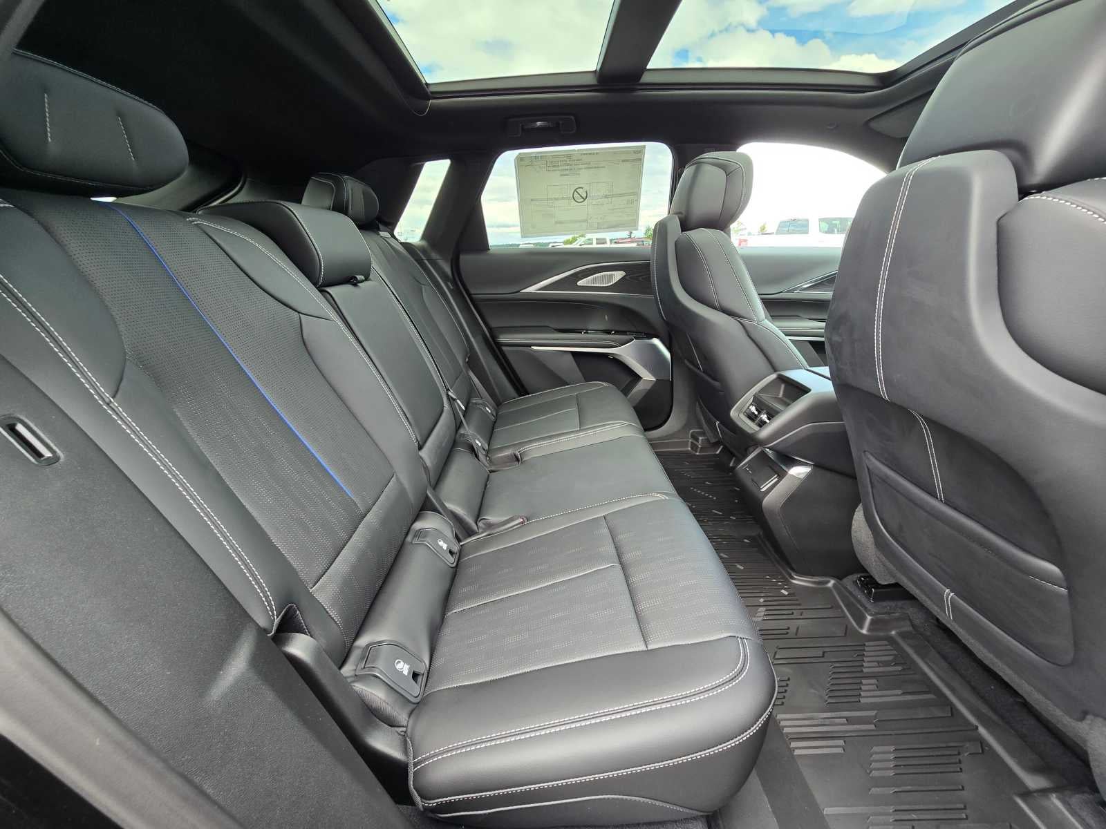 2024 Cadillac LYRIQ Sport 2