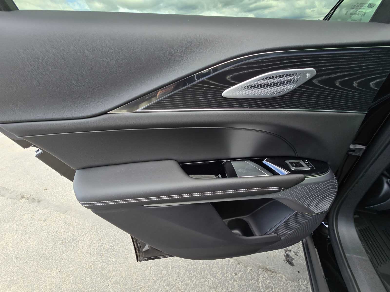 2024 Cadillac LYRIQ Sport 2