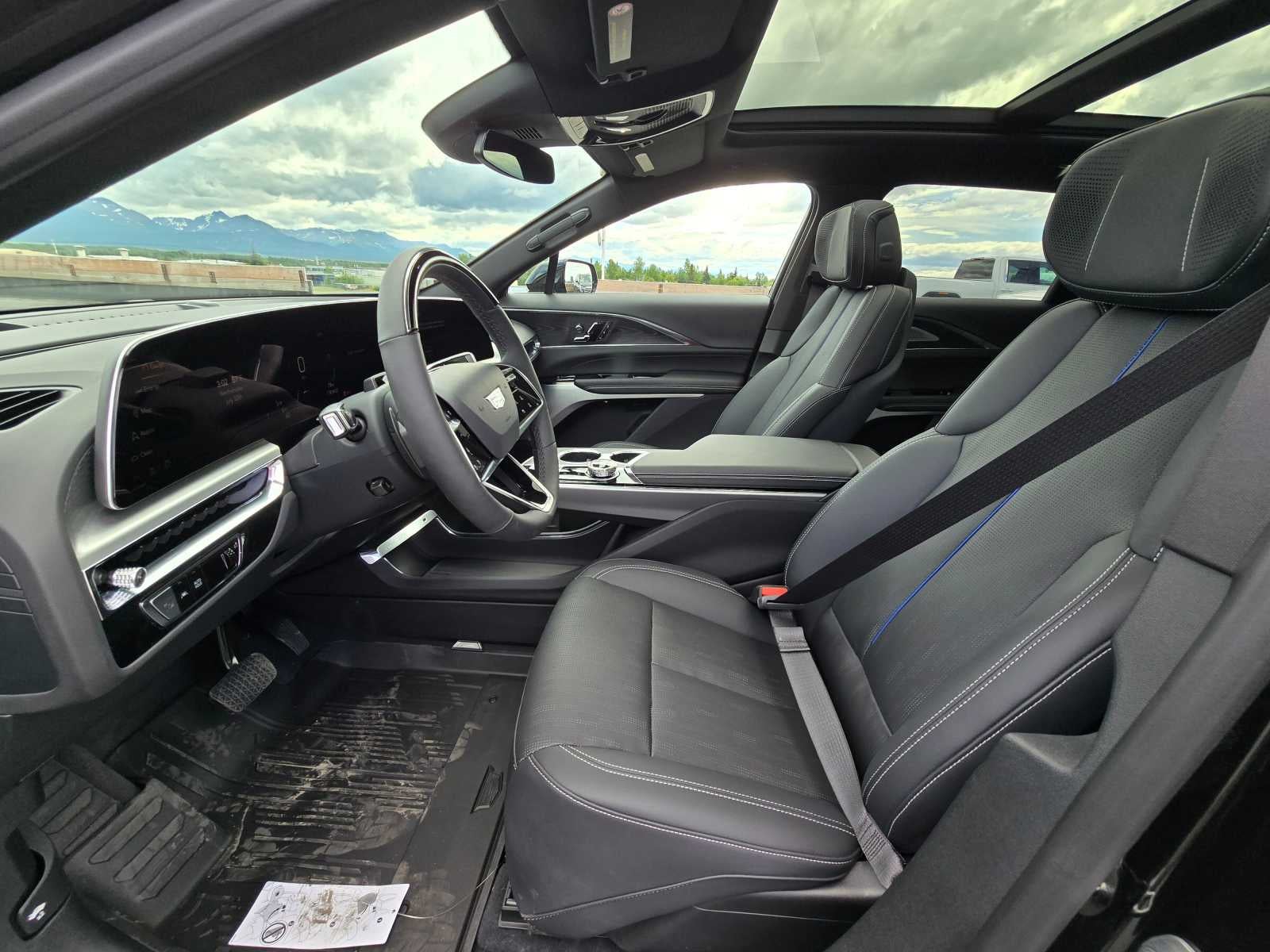 2024 Cadillac LYRIQ Sport 2