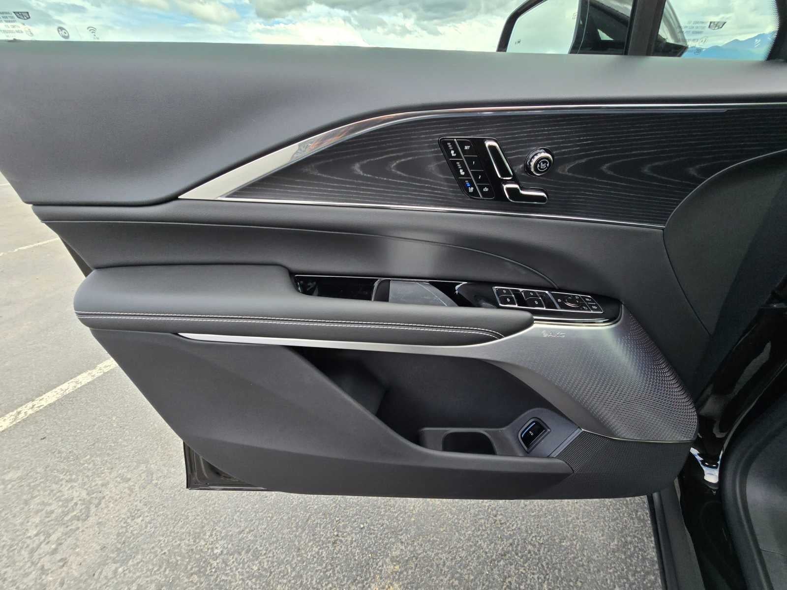 2024 Cadillac LYRIQ Sport 2