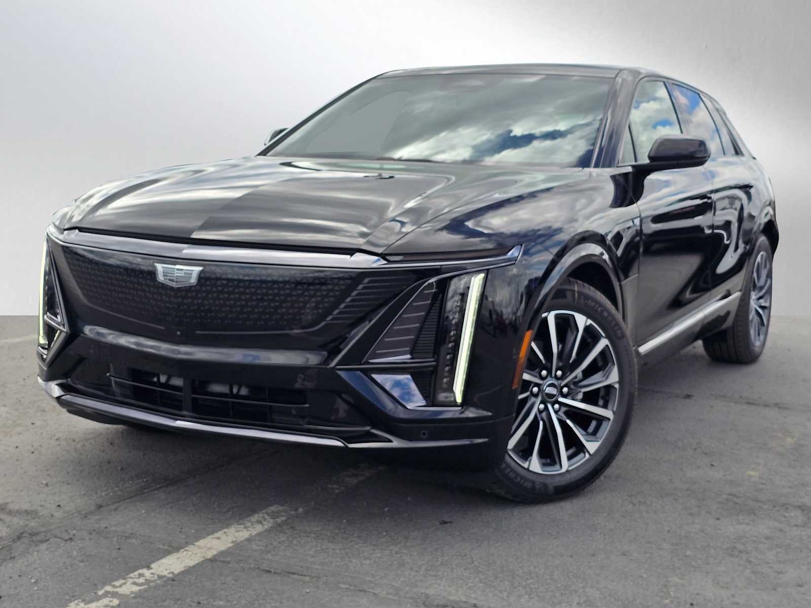 2024 Cadillac LYRIQ Sport 2