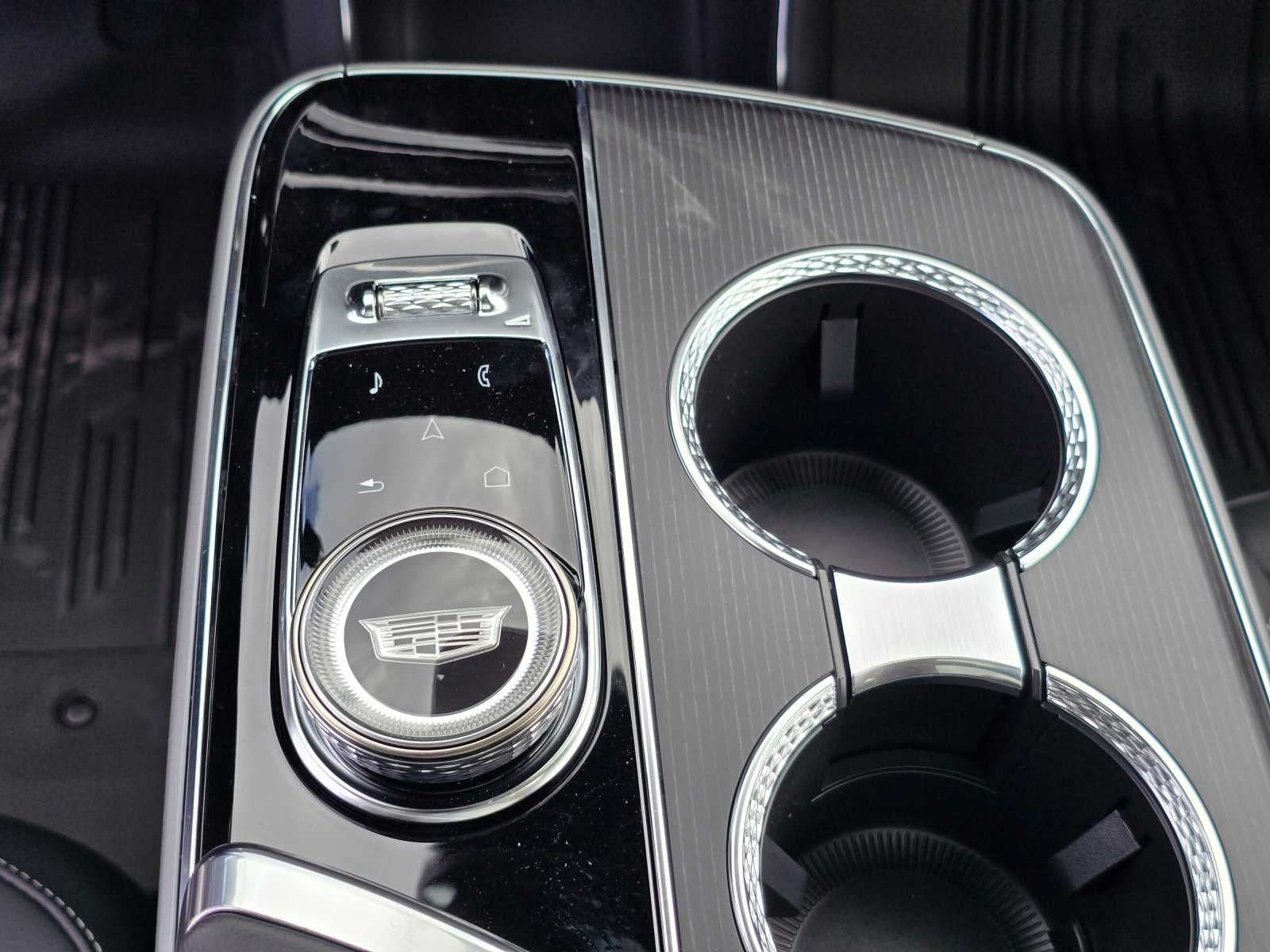 2024 Cadillac LYRIQ Sport 2