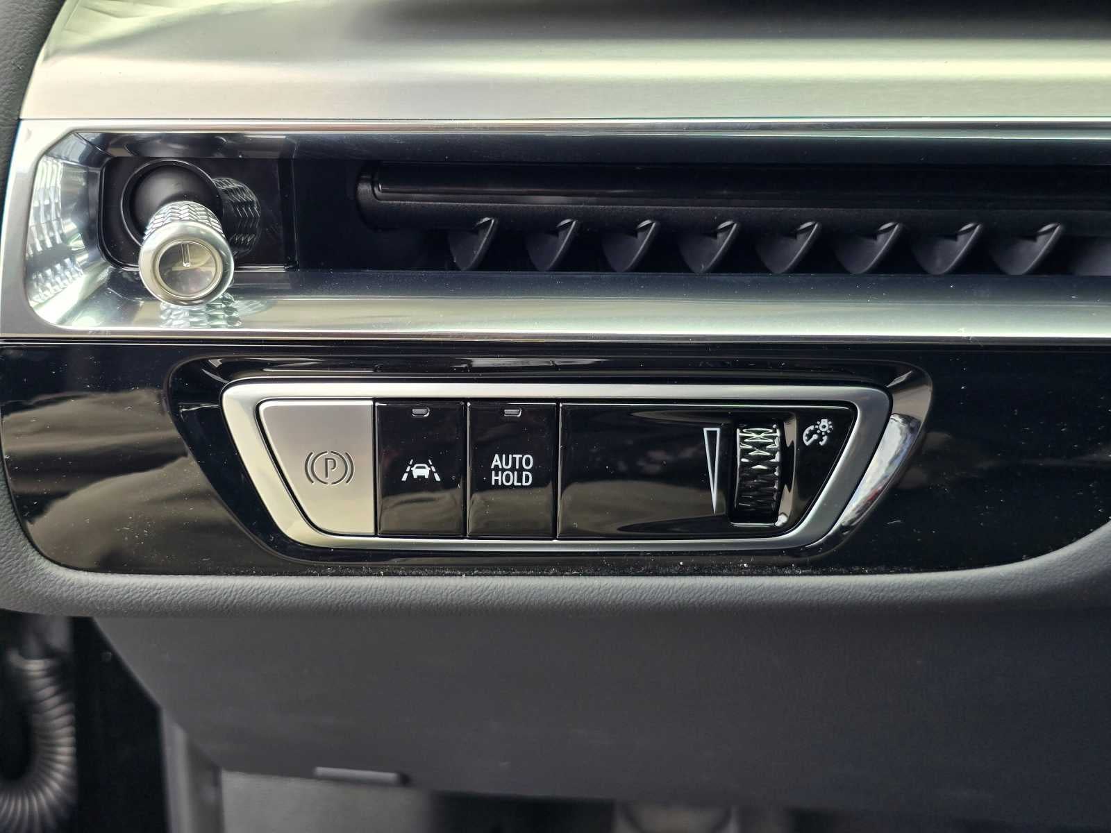 2024 Cadillac LYRIQ Sport 2