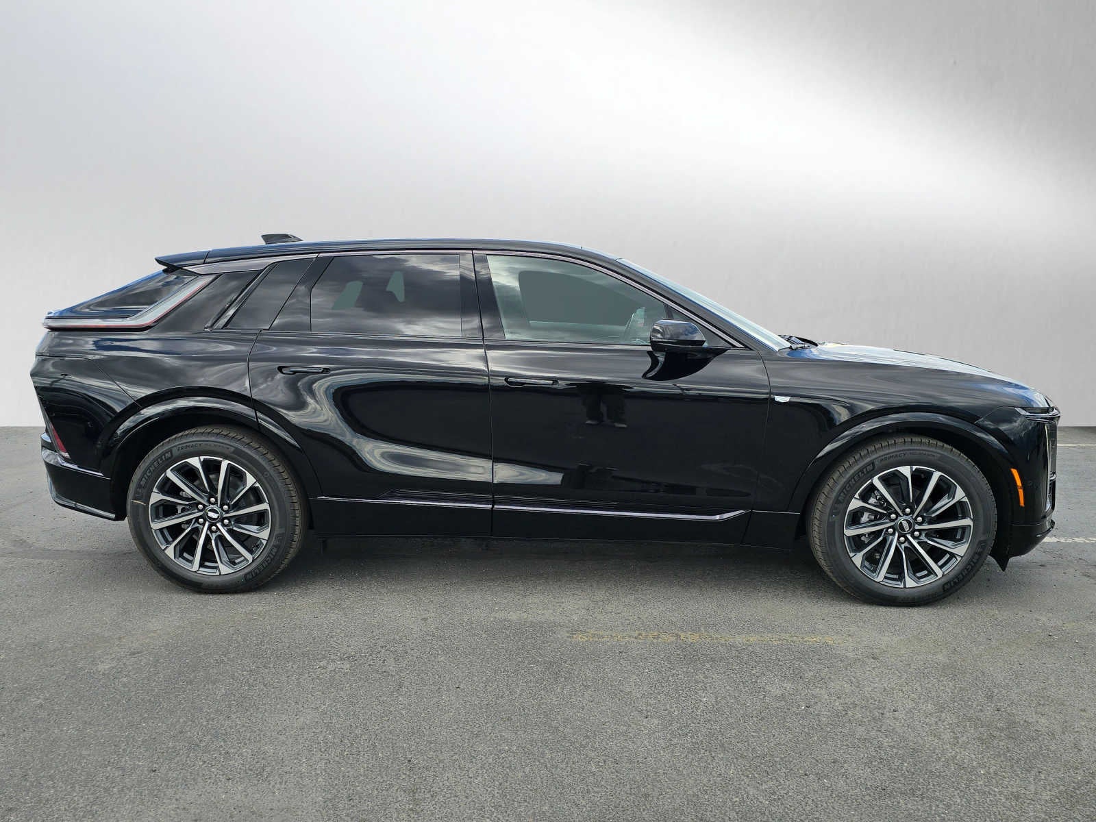 2024 Cadillac LYRIQ Sport 2