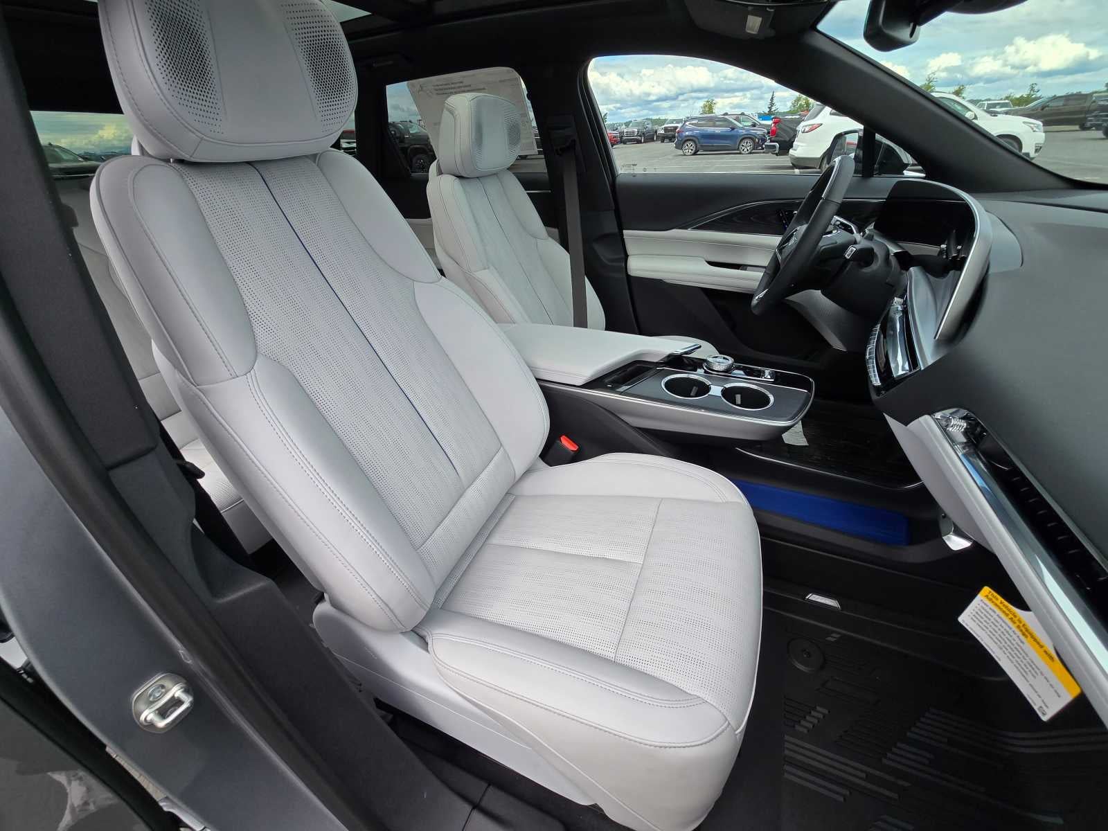 2024 Cadillac LYRIQ Sport 2