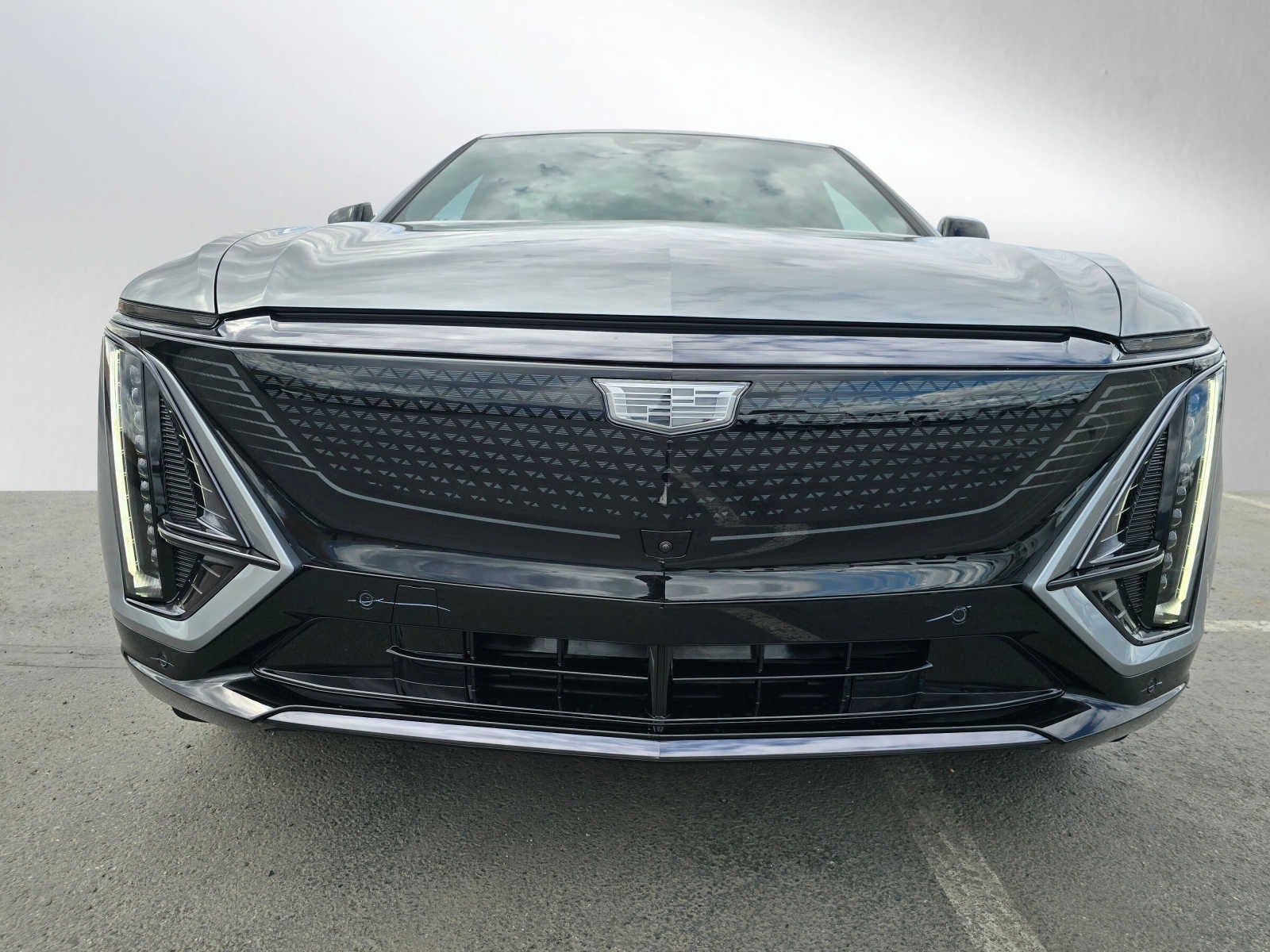 2024 Cadillac LYRIQ Sport 2