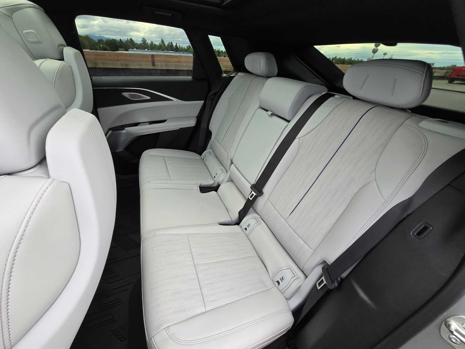 2024 Cadillac LYRIQ Sport 2