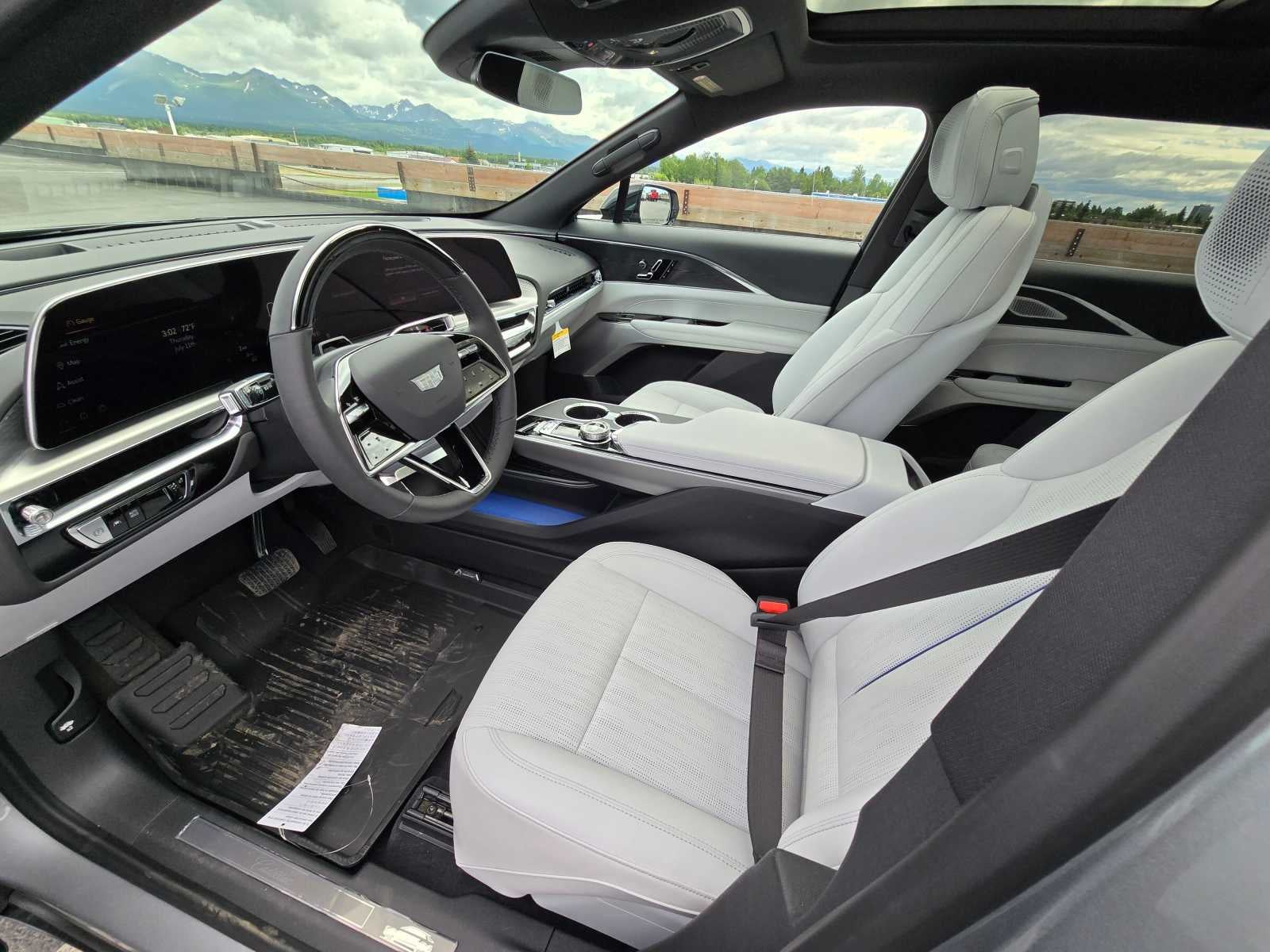 2024 Cadillac LYRIQ Sport 2