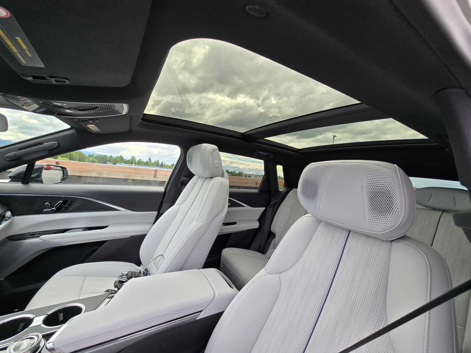 2024 Cadillac LYRIQ Sport 2