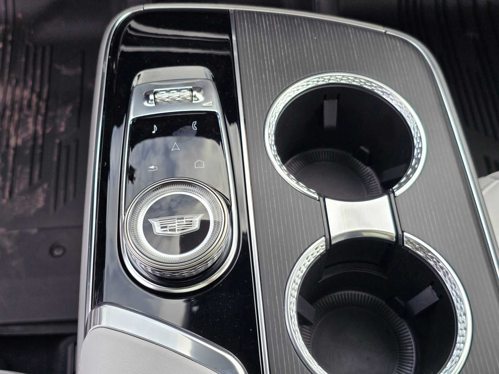 2024 Cadillac LYRIQ Sport 2