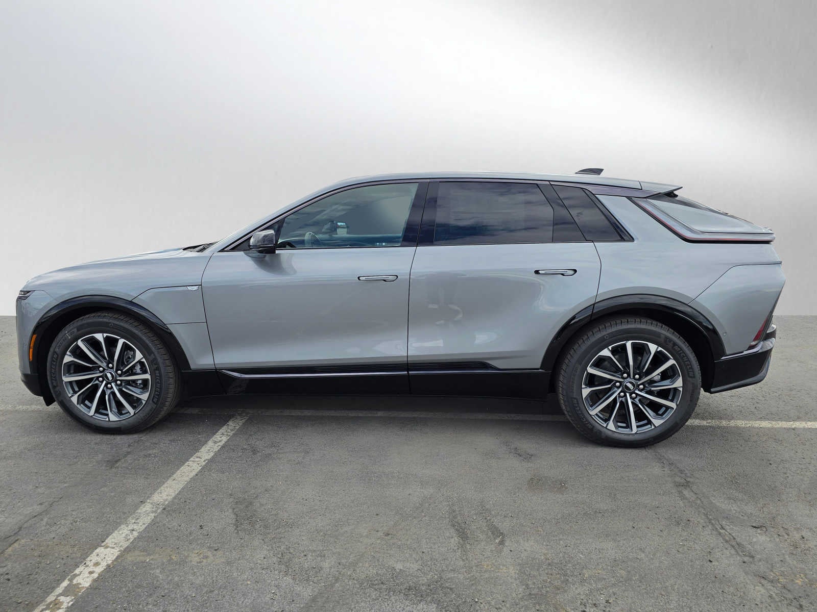 2024 Cadillac LYRIQ Sport 2