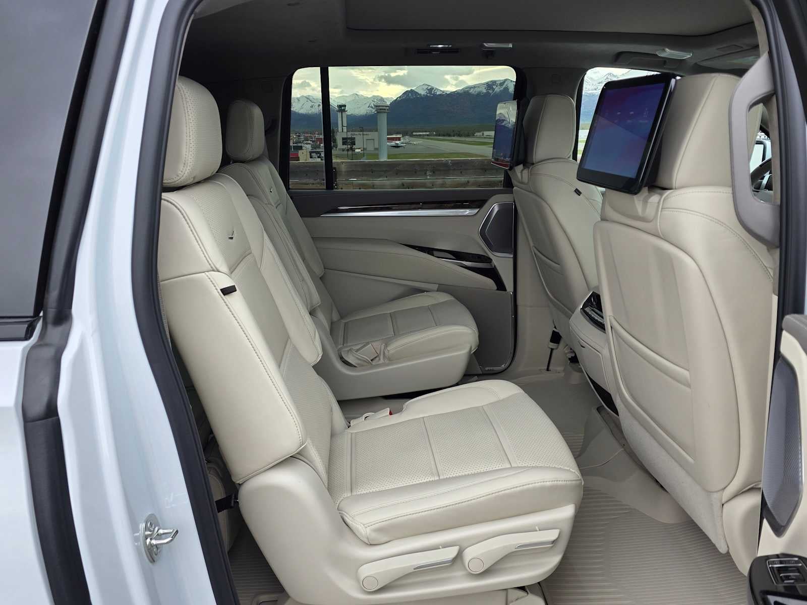 2026 Cadillac Escalade ESV Platinum Sport
