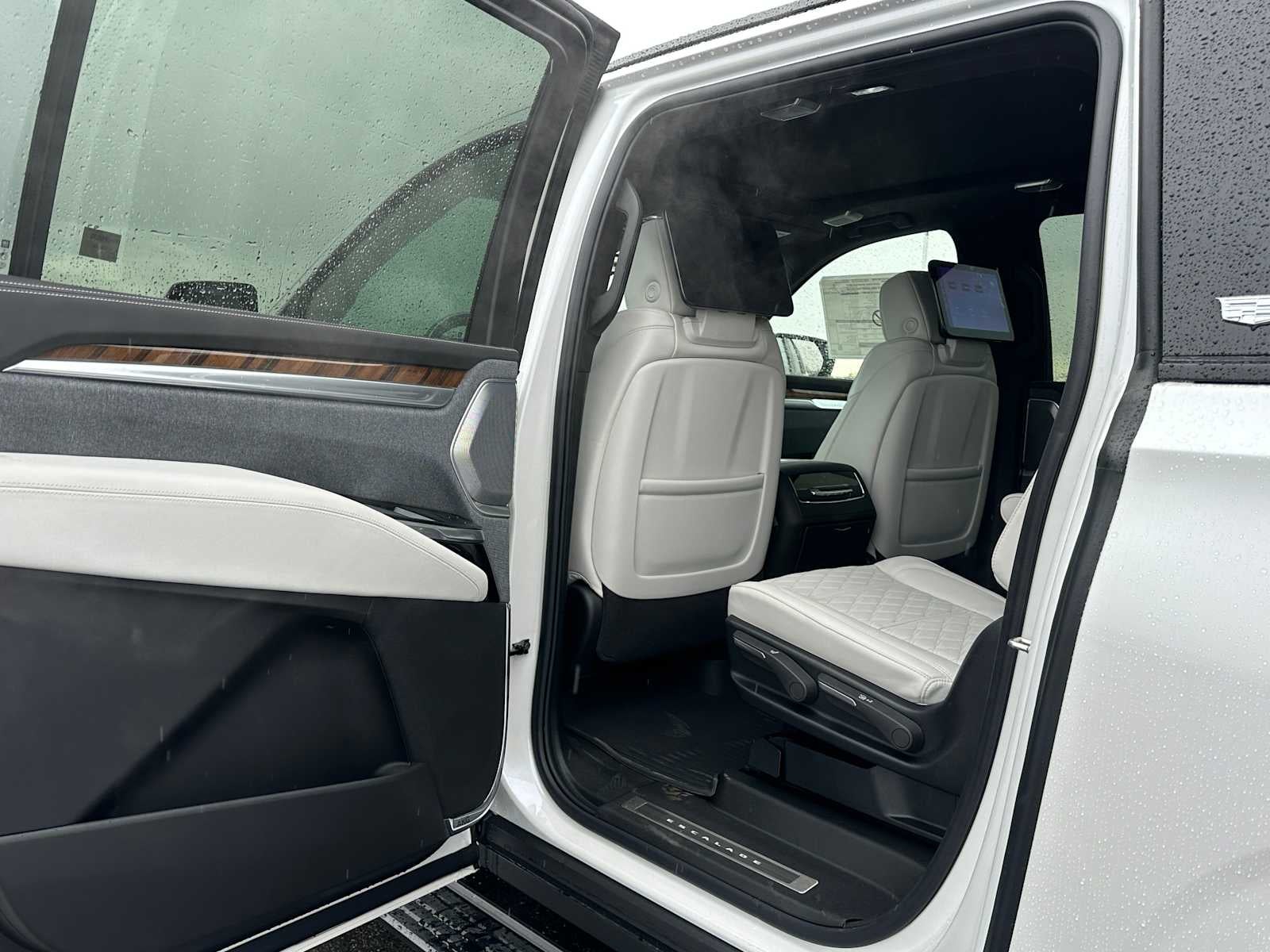 2025 Cadillac Escalade ESV Sport Platinum