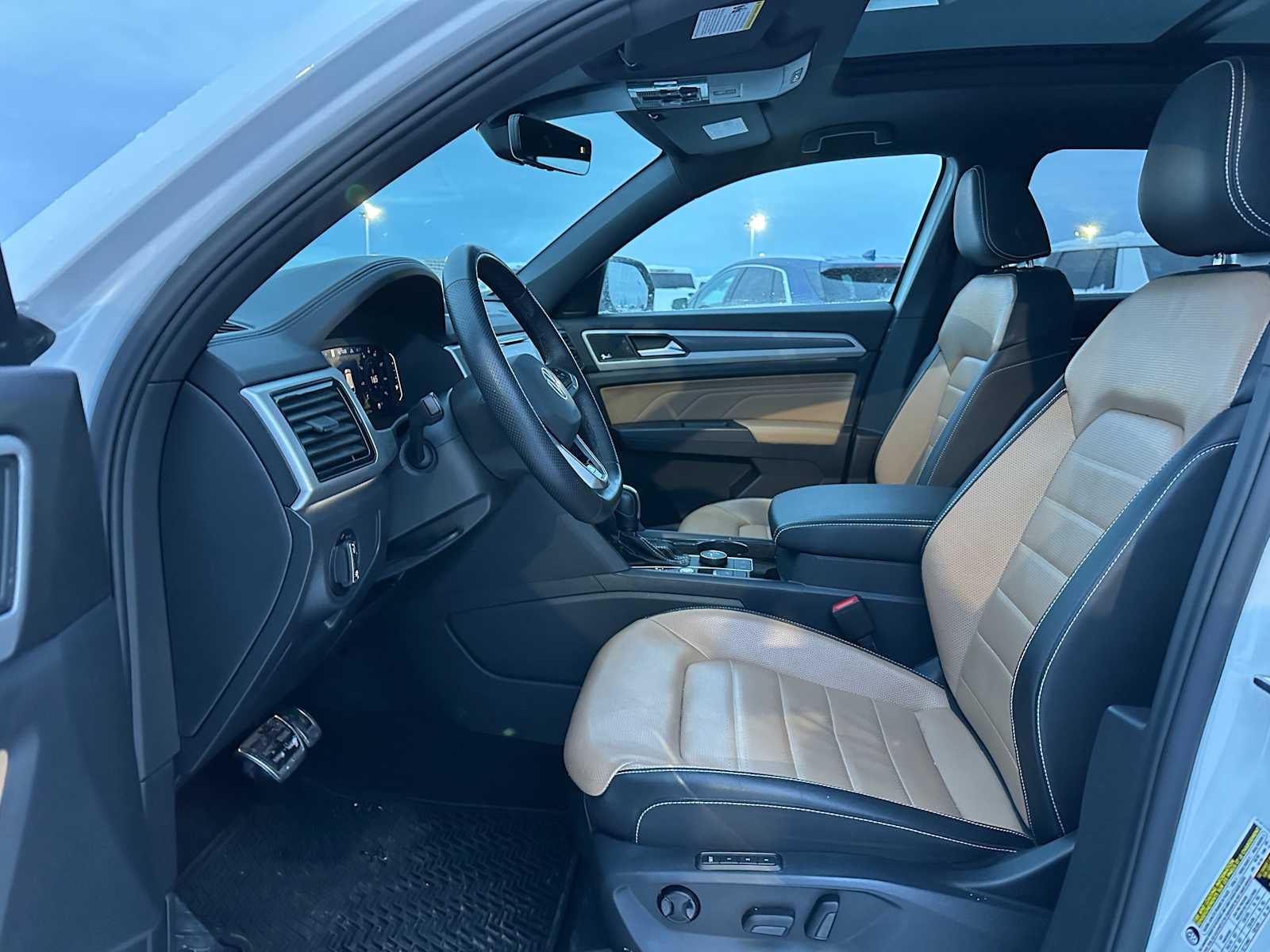 2023 Volkswagen Atlas Cross Sport 3.6L V6 SEL Premium R-Line