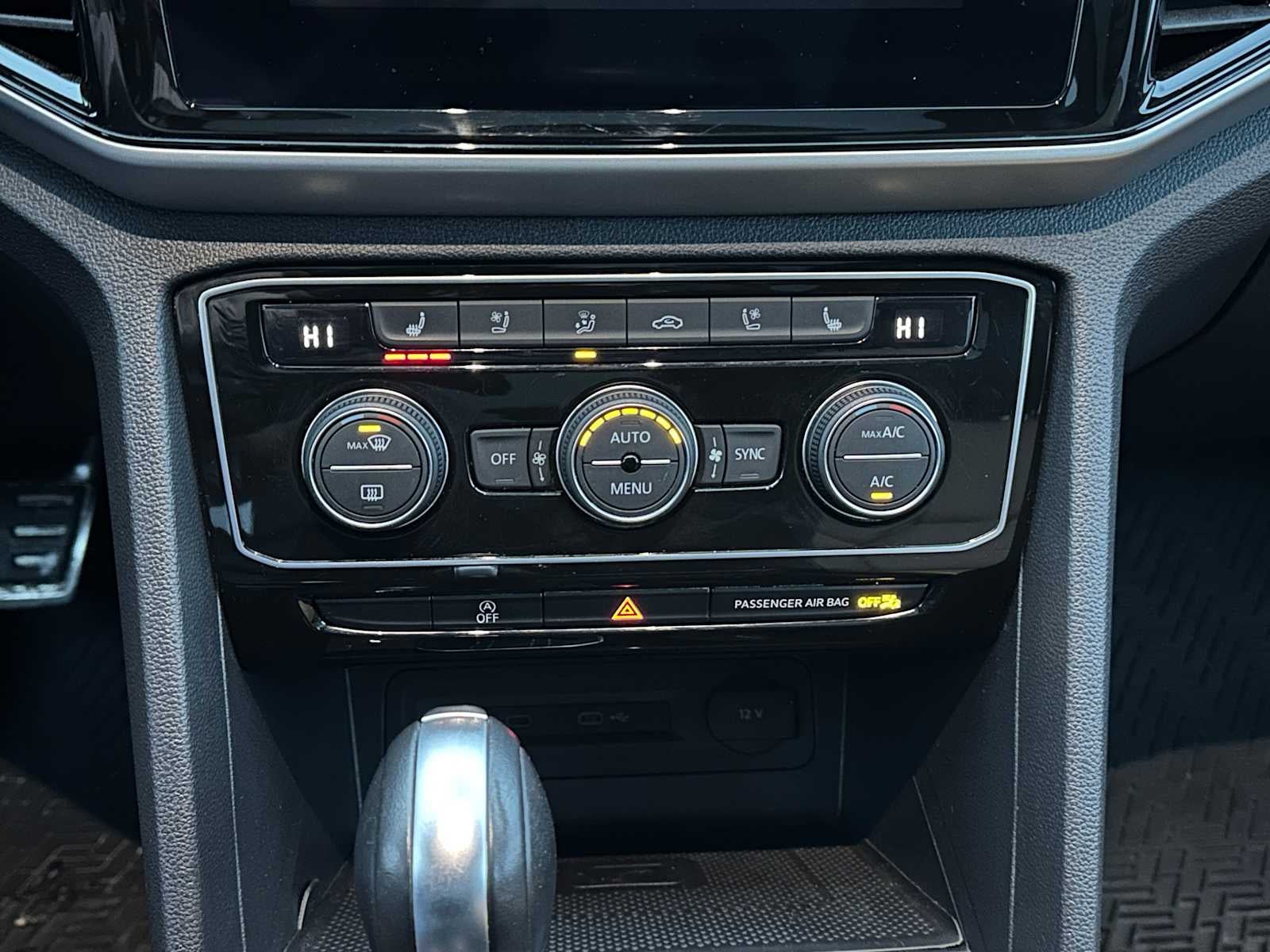 2023 Volkswagen Atlas Cross Sport 3.6L V6 SEL Premium R-Line