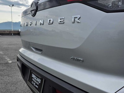 2025 Nissan Pathfinder SV