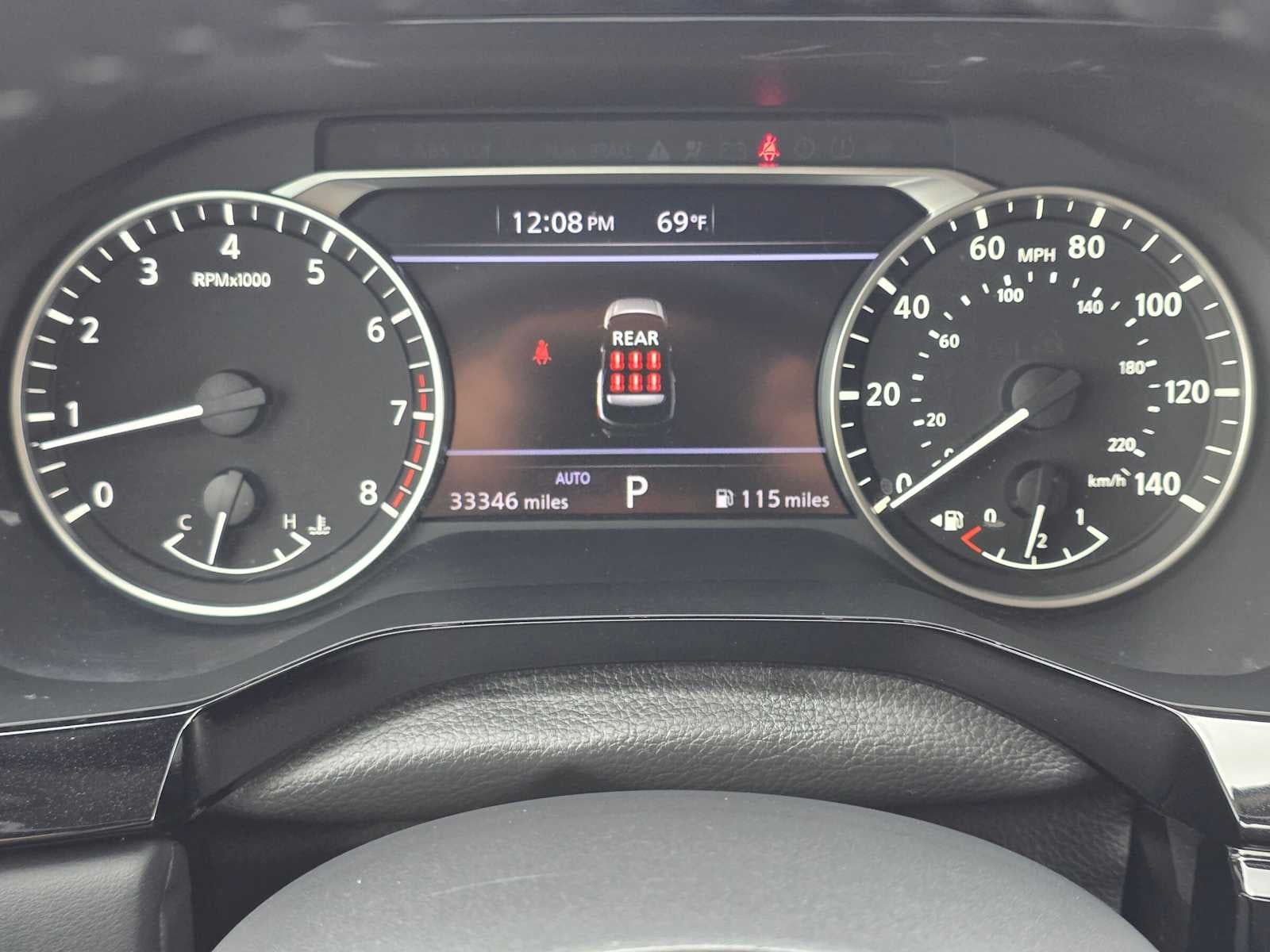 2025 Nissan Pathfinder SV
